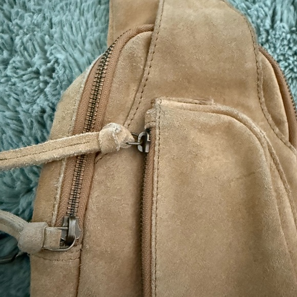 Free People “Hudson” Tan Suede Sling/Crossbody Bag - Picture 4 of 9